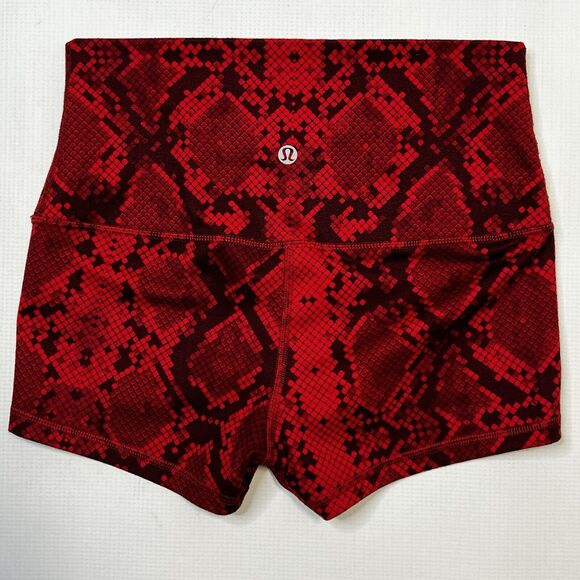 Lululemon Boogie Shorts Black Red Snake Size 4 Fold Over Option Ziggy Cranberry - Picture 9 of 10